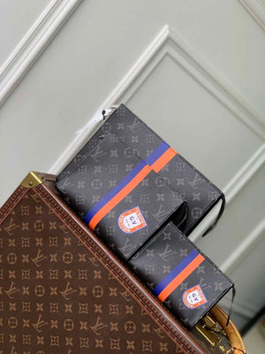 LV P01957 Louis Vuitton Trio Toilet Pouch Mon Monogram Black - Default Title - View 1