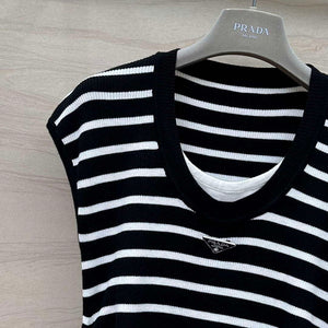 Prada Women's T-shirt Fashion Clothing P89212 - S - View 3