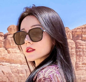 Gucci G9747 Sunglasses Luxury Fashion Show Sunglasses G991461 - Color 1 - View 2