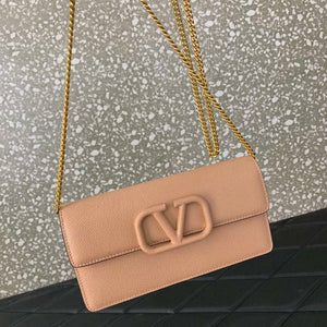 Valentino 5W2P0S93RQR_GF9 Vlogo Signature Grainy Calfskin Wallet With Chain 061 - Apricot Pink - View 5