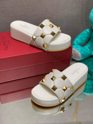 Valentino Stud Flatform Slide Sandal in Quilted Nappa V78106 - 35 - View 4