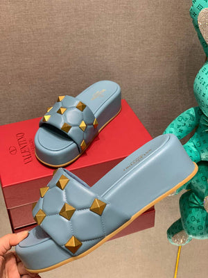 Valentino Stud Flatform Slide Sandal in Quilted Nappa V78107 - 35 - View 9