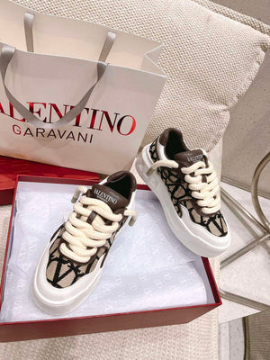 Valentino Women's Men's one Stud XL Trainer in Nappa Leather V54898 - US 4=Euro 35 - View 5