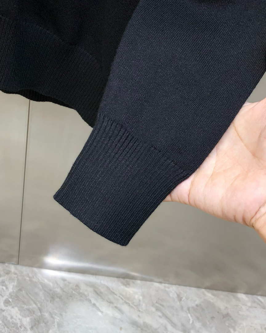 Fendi Men's Sweater Wool Cardigan P700022