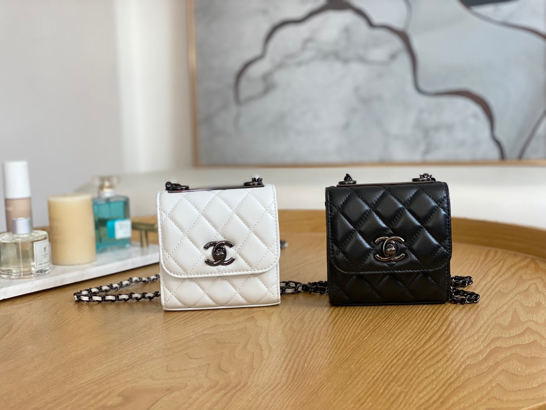 Chanel AP3020 Clutch with chain lambskin Black tone metal Black - Default Title - View 10