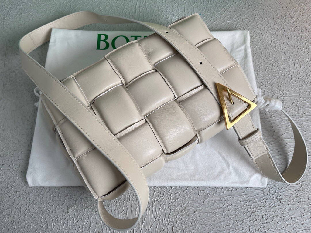 Bottega Veneta BV 20206 Padded Cassette 591970 Beige Gold