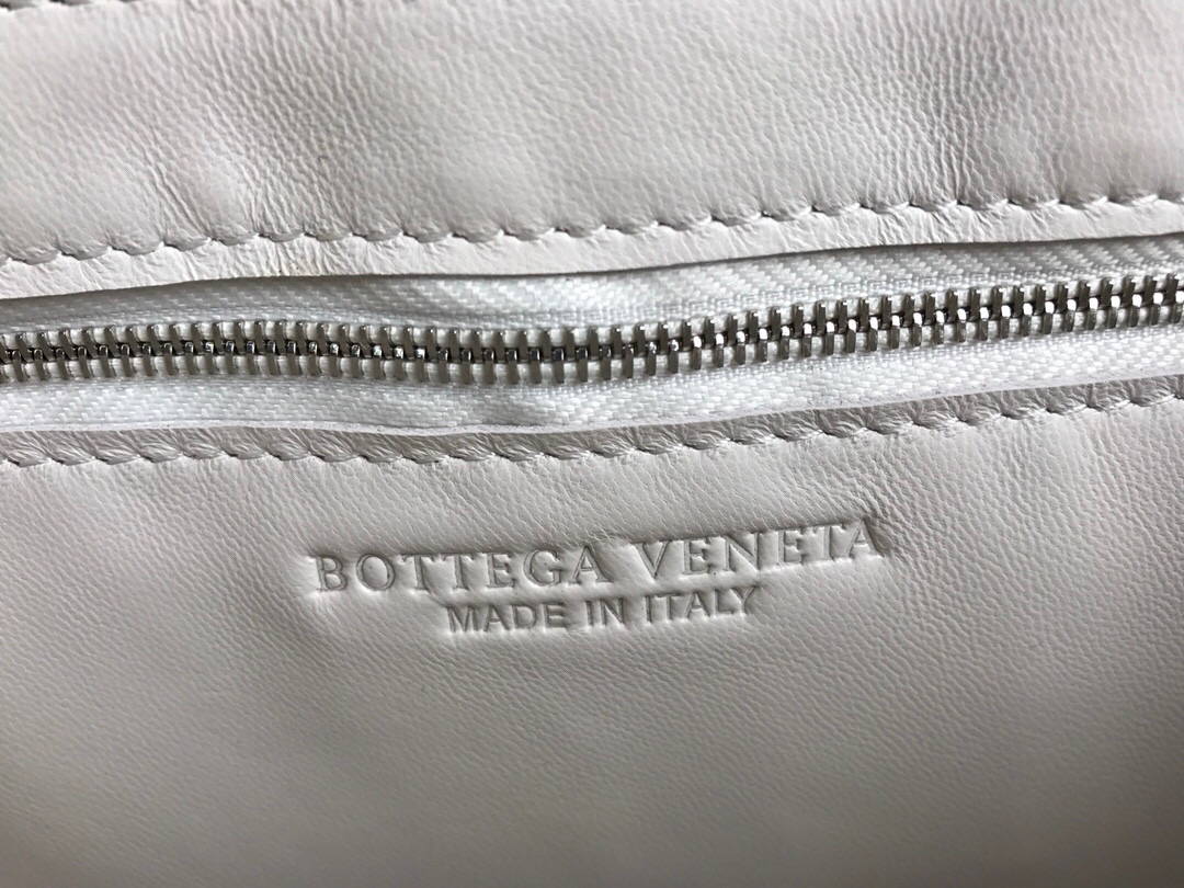 Bottega Veneta BV 591970 Padded Cassette 20206 White Silver
