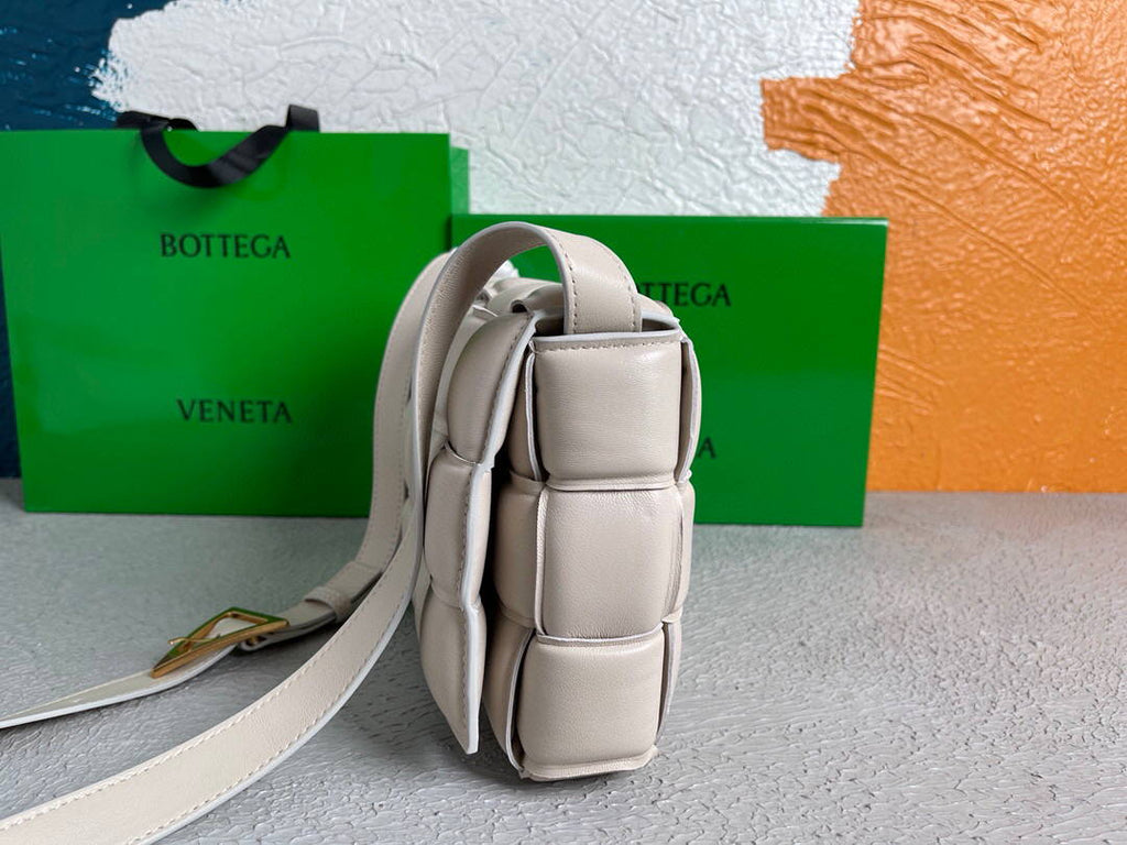Bottega Veneta BV 20206 Padded Cassette 591970 Beige Gold