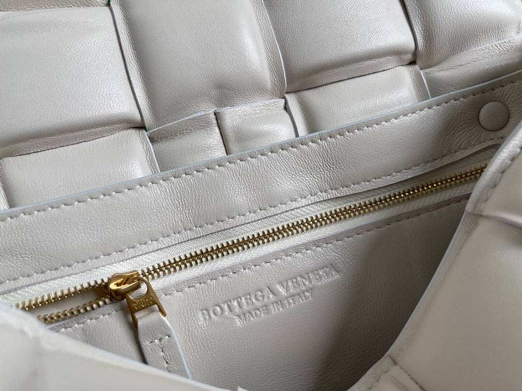 Bottega Veneta BV 20206 Padded Cassette 591970 Beige Gold