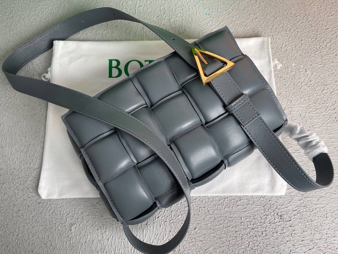 Bottega Veneta BV 20206 Padded Cassette 591970 Dark Grey Gold