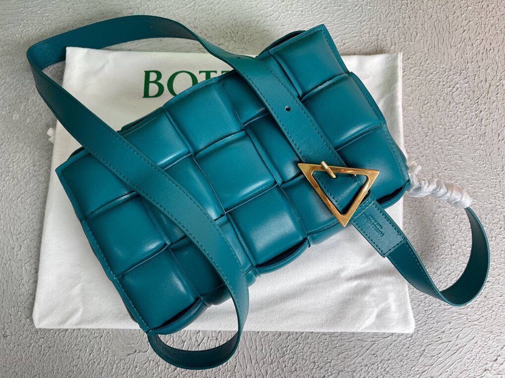 Bottega Veneta BV 20206 Padded Cassette 591970 Blaster