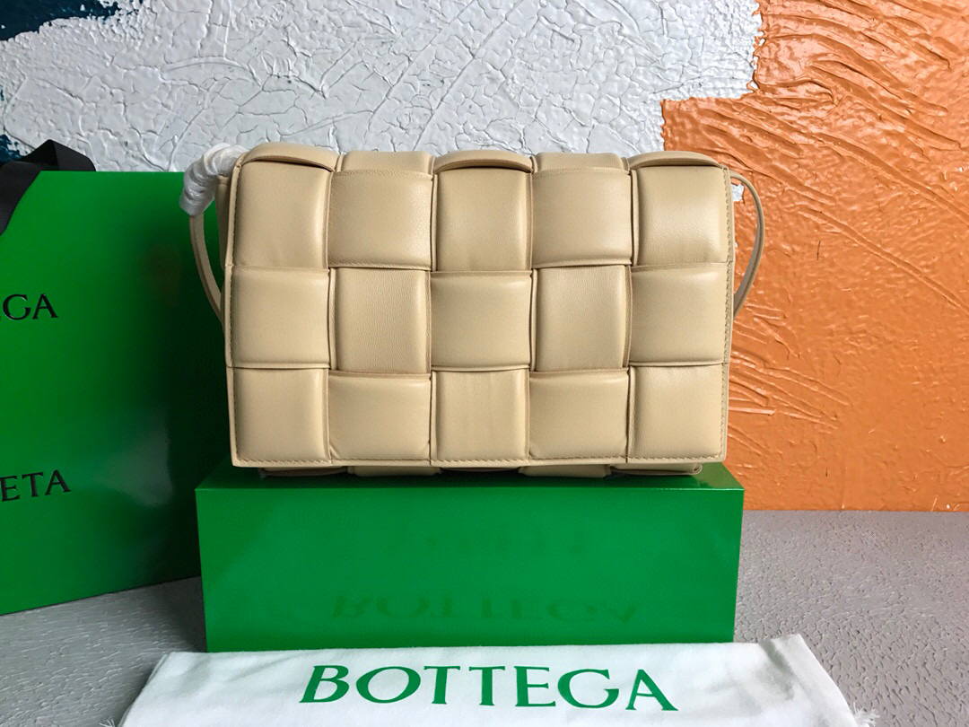 Bottega Veneta BV 20206 Padded Cassette 591970 Porridge