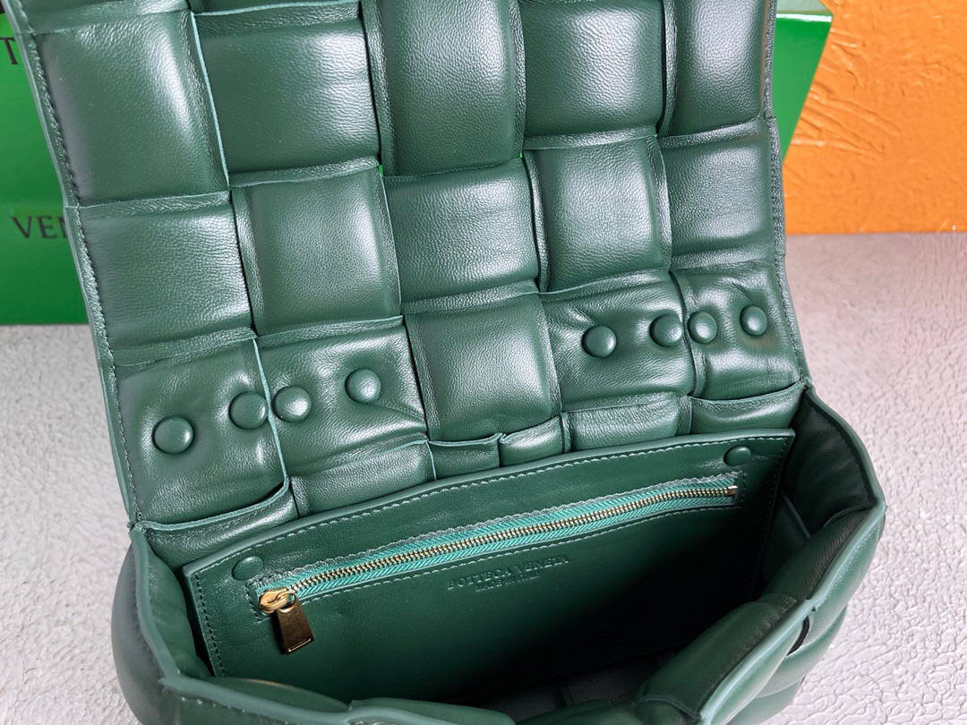 Bottega Veneta BV 20206 Chain Cassette 631421 Dark Green Gold - Default Title - View 8