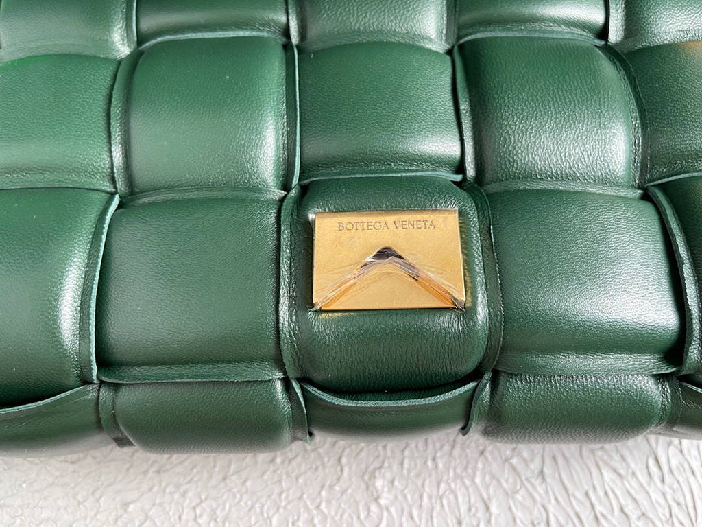 Bottega Veneta BV 20206 Chain Cassette 631421 Dark Green Gold