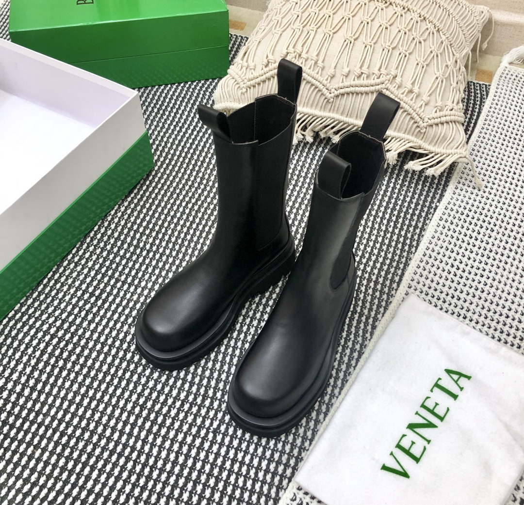 Bottega Veneta Women Shoes 630300VBS501024 Tire Ankle Chelsea Boot 166984 - 35 - View 1