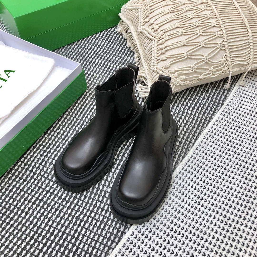 Bottega Veneta Women Shoes 630300VBS501024 Tire Ankle Chelsea Boot 166988 - 35 - View 1