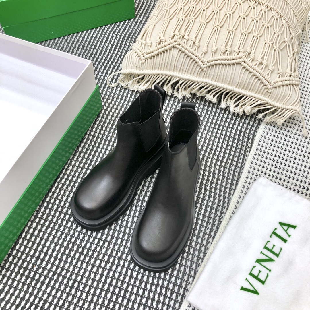 Bottega Veneta Women Shoes Lug Boot Black Color 166982 - 35 - View 1