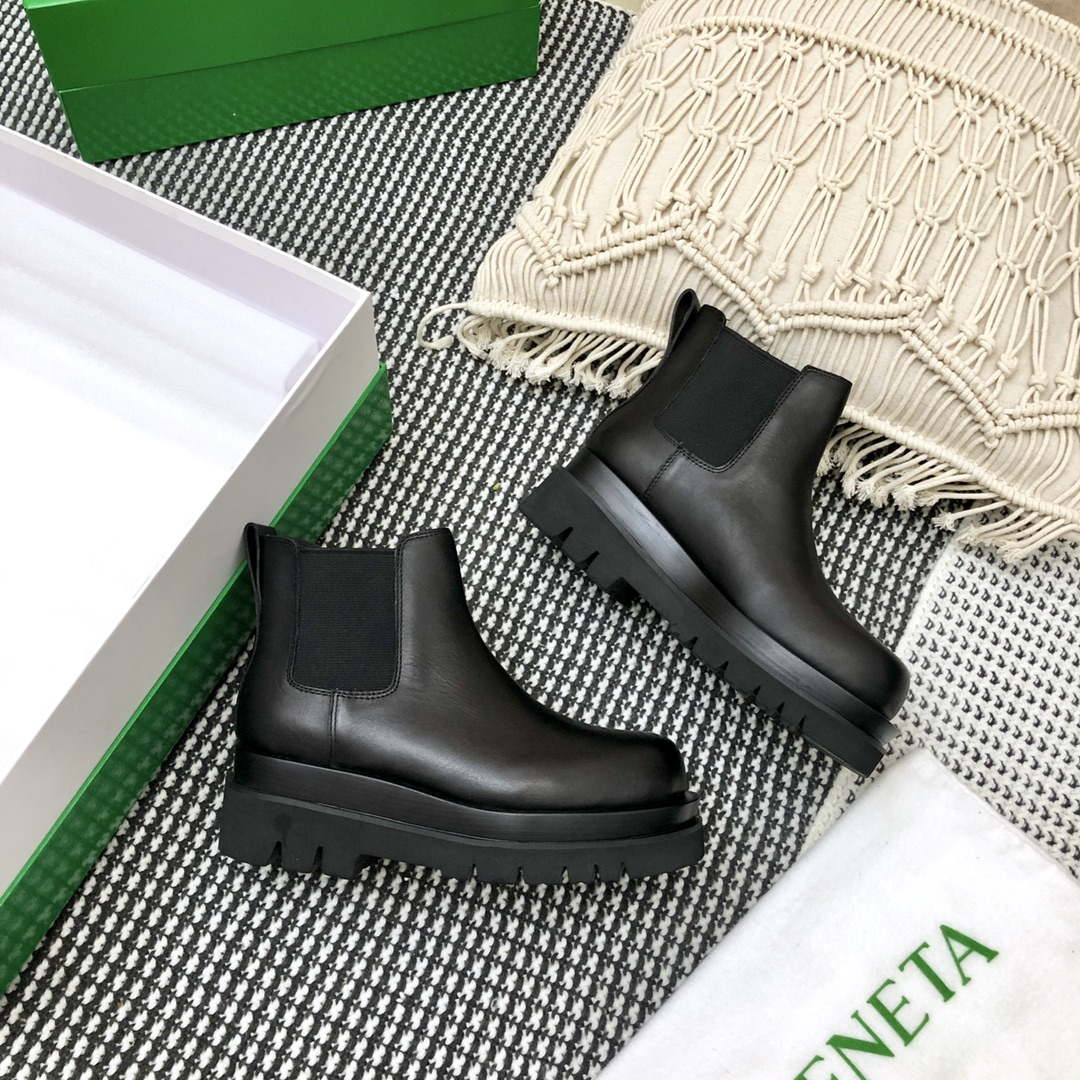 Bottega Veneta Women Shoes Lug Boot Black Color 166982