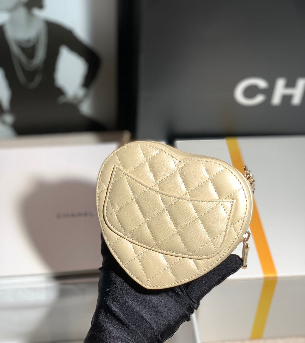 Chanel AP2784 Heart Clutch with Chain Lambskin Gold-Tone Metal Gold