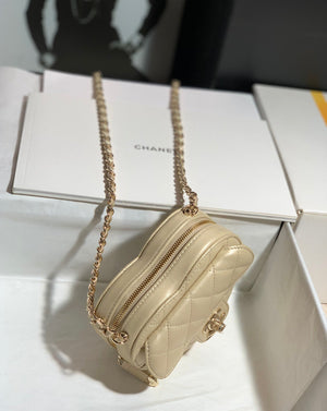 Chanel AP2784 Heart Clutch with Chain Lambskin Gold-Tone Metal Gold - Default Title - View 4
