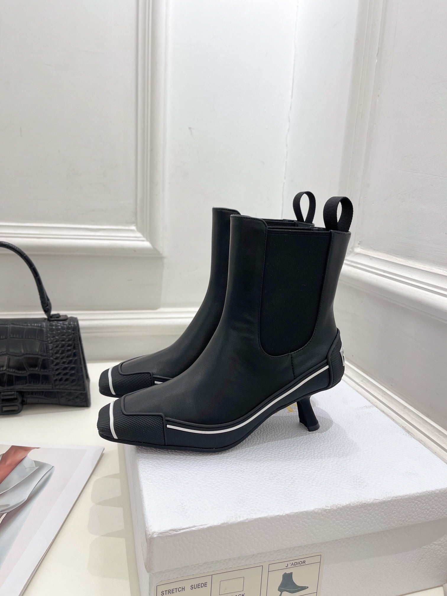 Dior Women's Shoes KCI796VSO_S20X D-Motion Heeled Ankle Boot