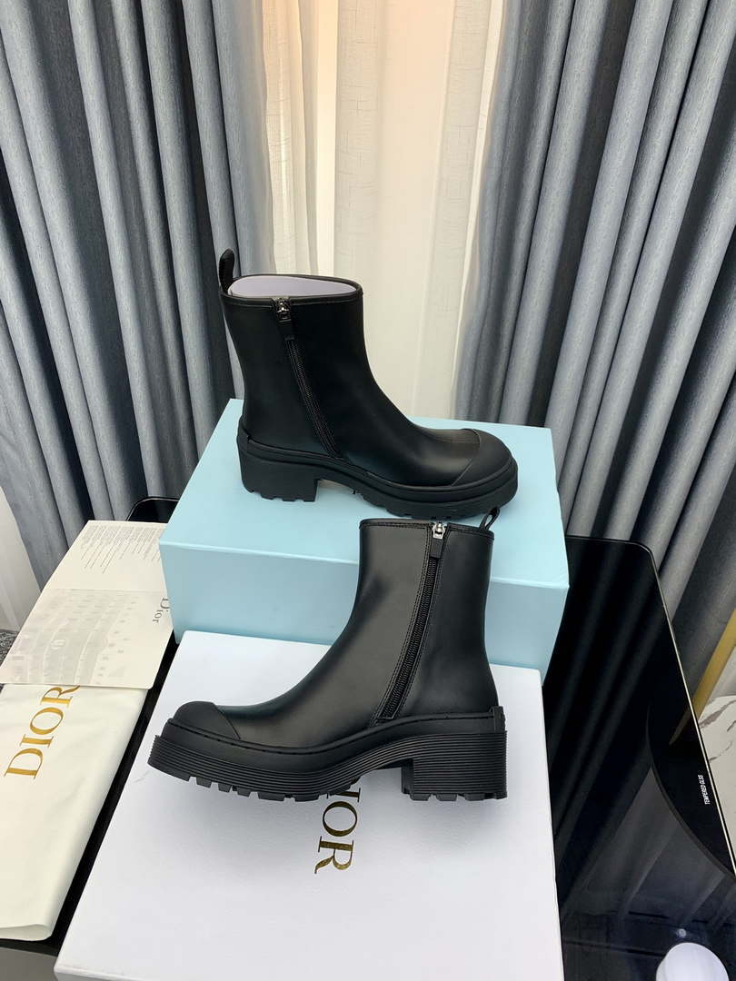 Dior Women's Shoes KCI770VSO_S900 Black Dior Symbol Ankle Boot