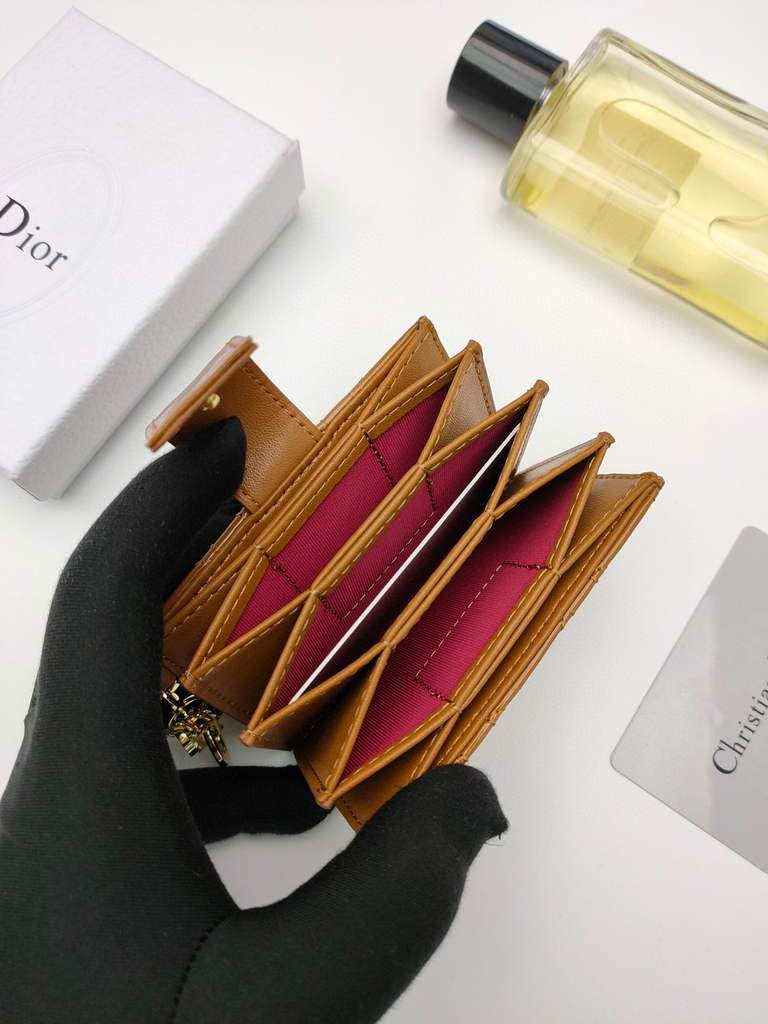 Dior S0074 Wallet Lady dior 5-Gusset card holder Brown Patent Cannage Calfskin - shop2bag