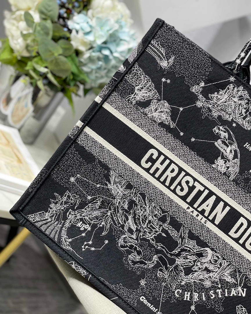 Dior M1286 Large Book Tote Black Toile de Jouy Zodiac latte embroidery