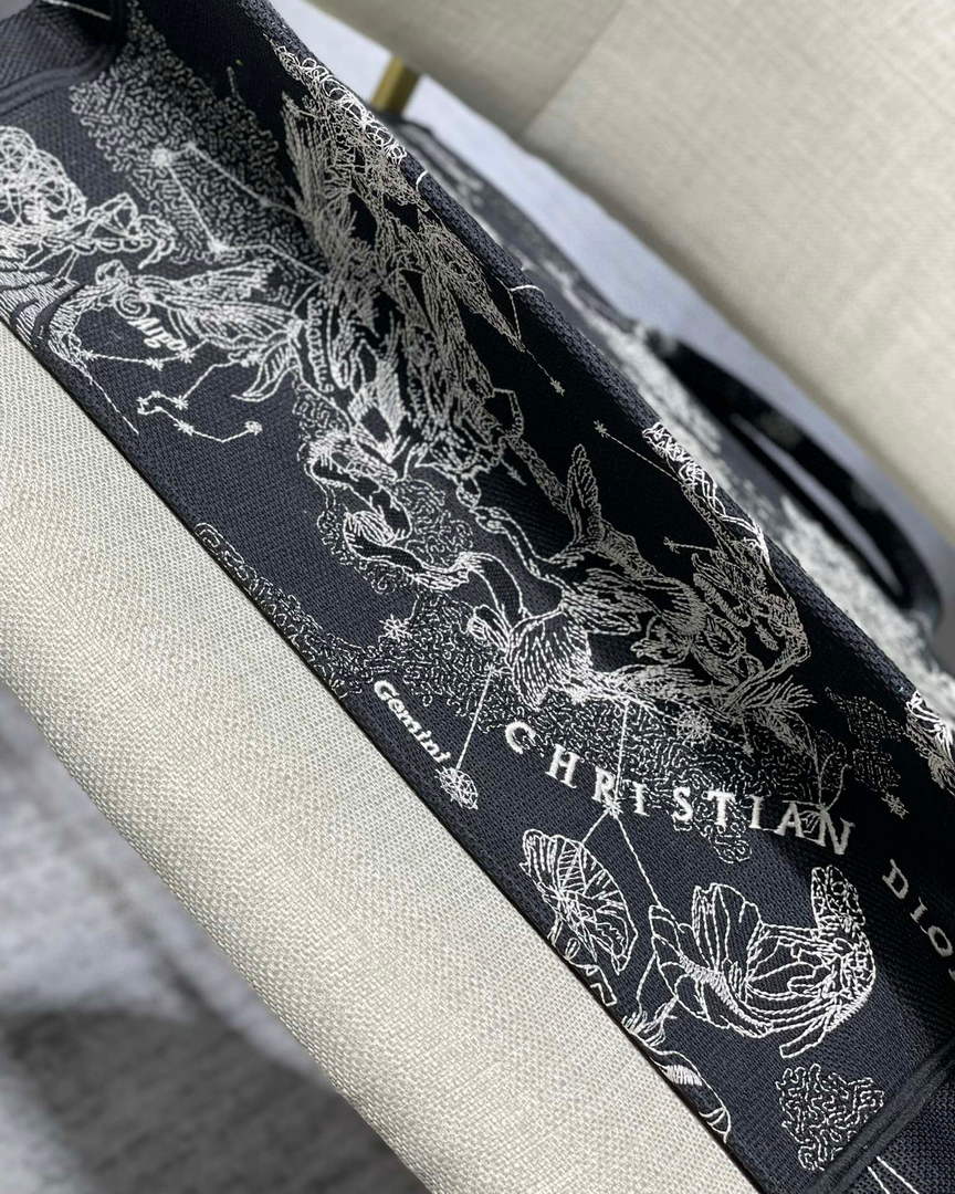 Dior M1286 Large Book Tote Black Toile de Jouy Zodiac latte embroidery