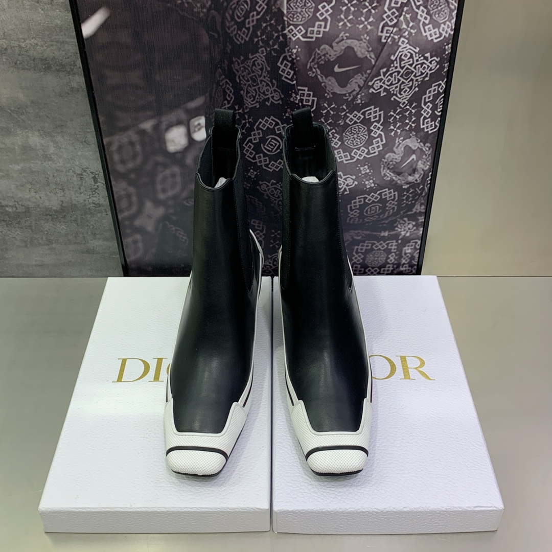 Dior Women's Shoes KCI796VSO_S20X - D-Motion Heeled Ankle Boot 191440