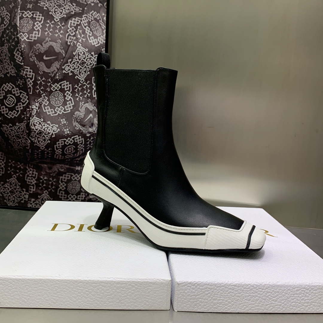 Dior Women's Shoes KCI796VSO_S20X - D-Motion Heeled Ankle Boot 191440