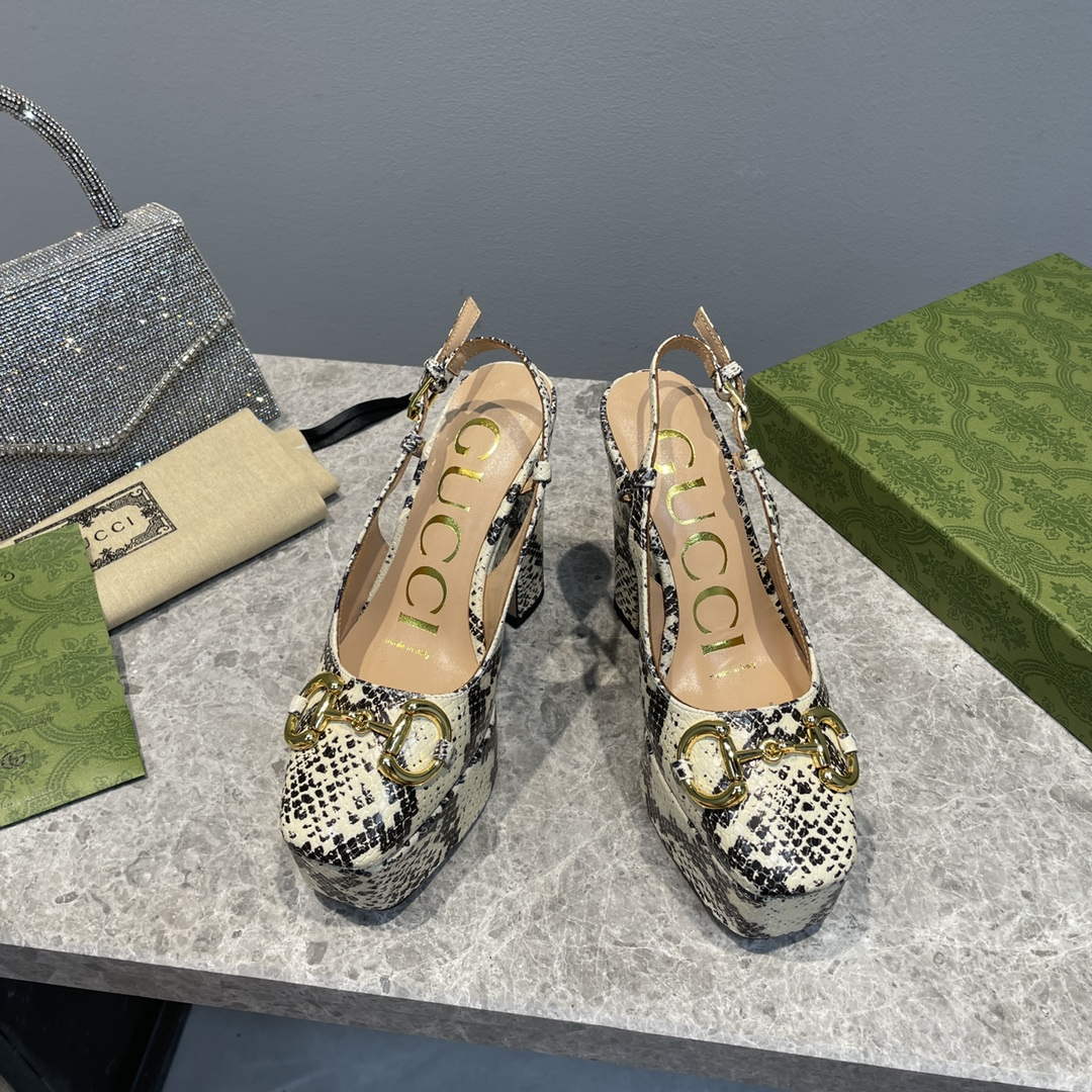 Gucci 723837 Women's python print high heel pump G66746