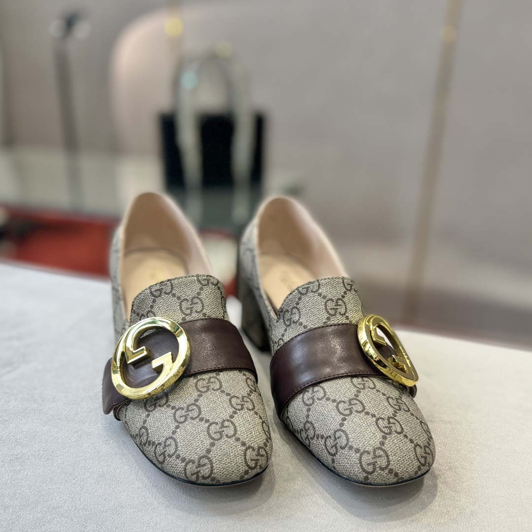 Gucci Women Shoes Style ?700271 DKSD0 1000 Women's lug sole Interlocking G loafer 191396