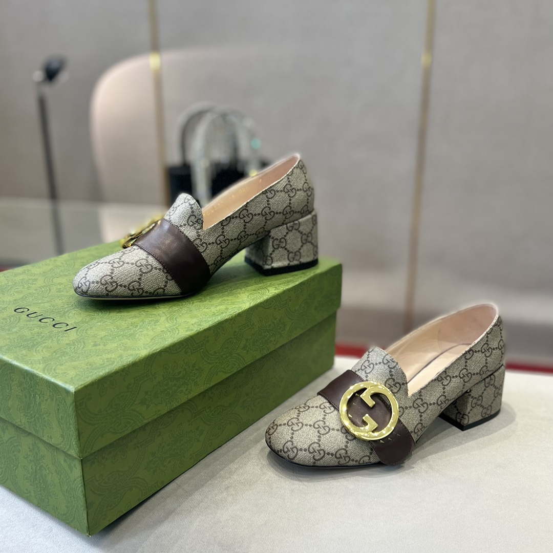 Gucci Women Shoes Style ?700271 DKSD0 1000 Women's lug sole Interlocking G loafer 191396 - 35 - View 2