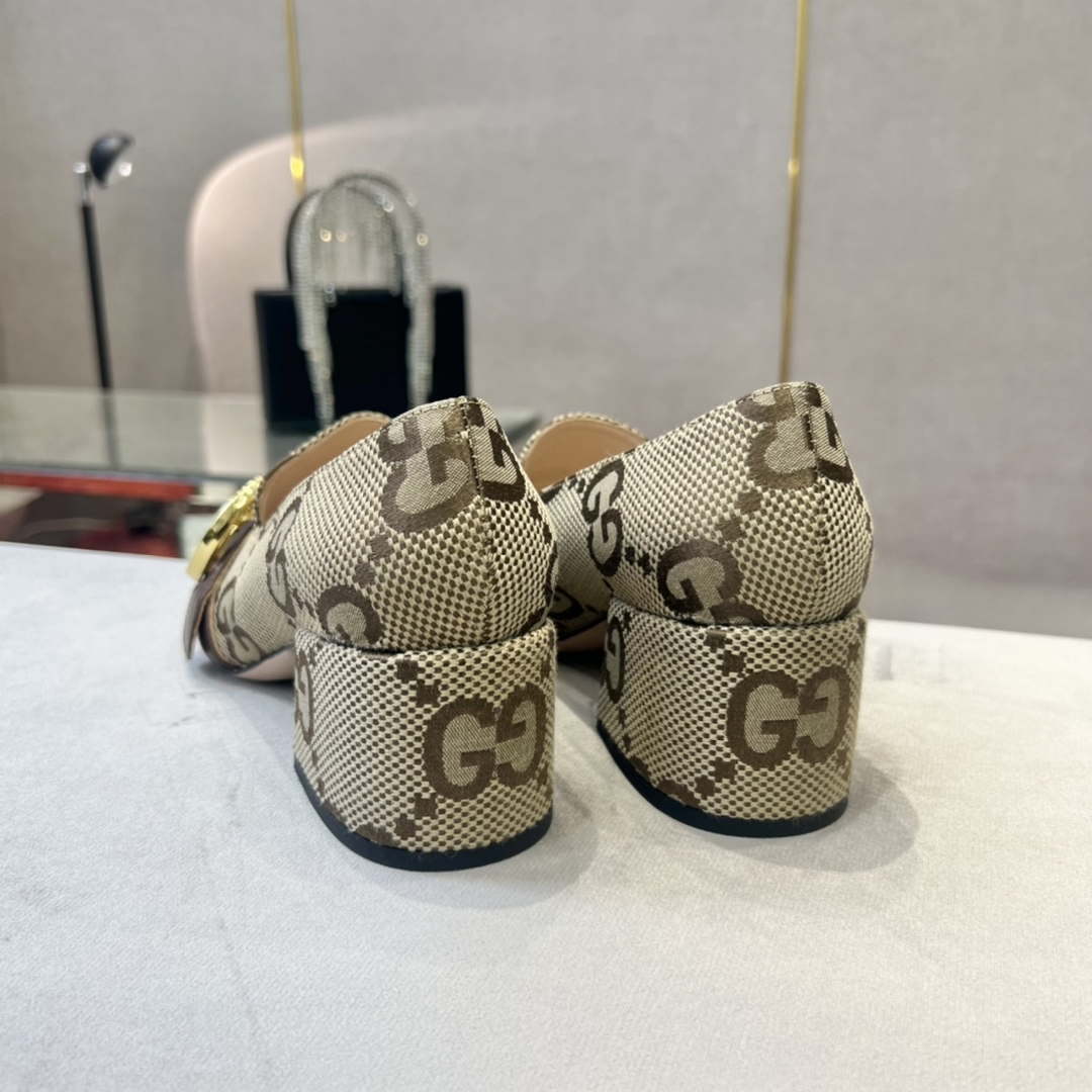 Gucci Women Shoes Style ?700271 DKSD0 1000 Women's lug sole Interlocking G loafer 191398 - 35 - View 2