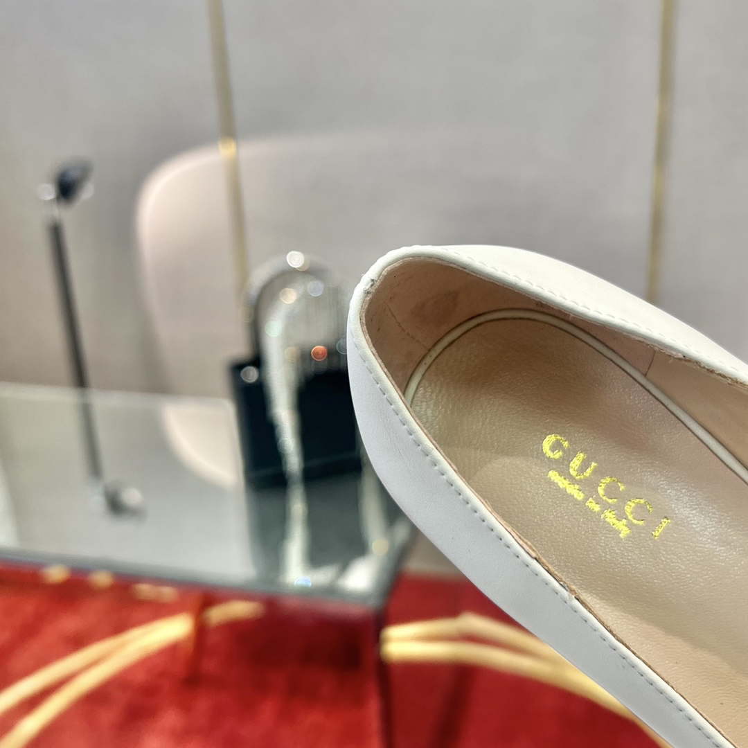Gucci Women Shoes Style ?700271 DKSD0 1000 Women's lug sole Interlocking G loafer 191401