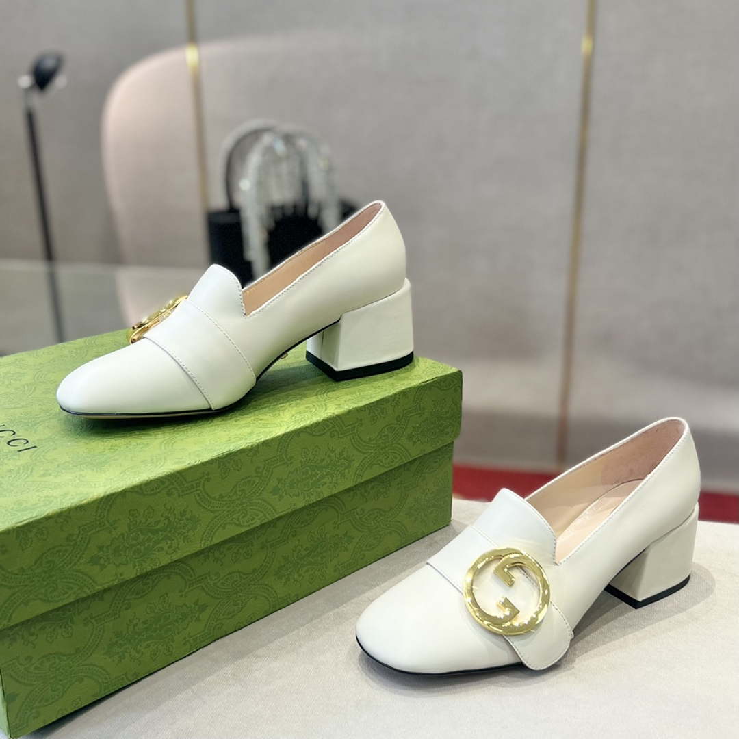 Gucci Women Shoes Style ?700271 DKSD0 1000 Women's lug sole Interlocking G loafer 191401 - 35 - View 3