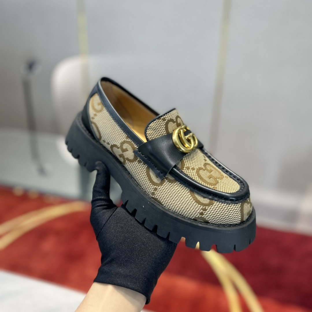 Gucci Women Shoes Style ?700271 DKSD0 1000 Women's lug sole Interlocking G loafer 191409 - 35 - View 7