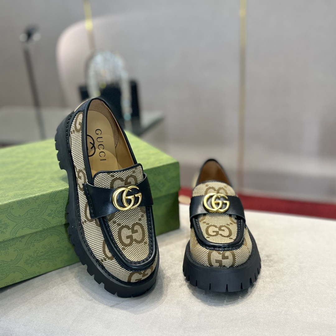Gucci Women Shoes Style ?700271 DKSD0 1000 Women's lug sole Interlocking G loafer 191409 - 35 - View 4