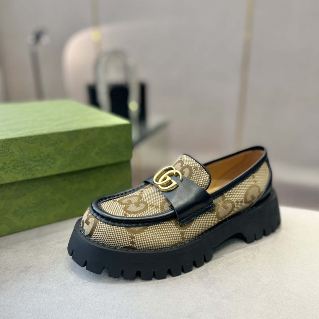 Gucci Women Shoes Style ?700271 DKSD0 1000 Women's lug sole Interlocking G loafer 191411 - 35 - View 7