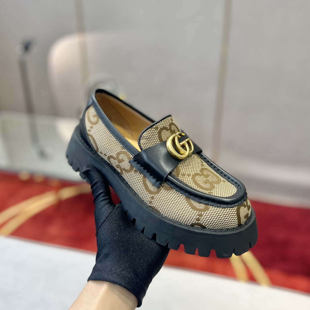 Gucci Women Shoes Style ?700271 DKSD0 1000 Women's lug sole Interlocking G loafer 191411 - 35 - View 6
