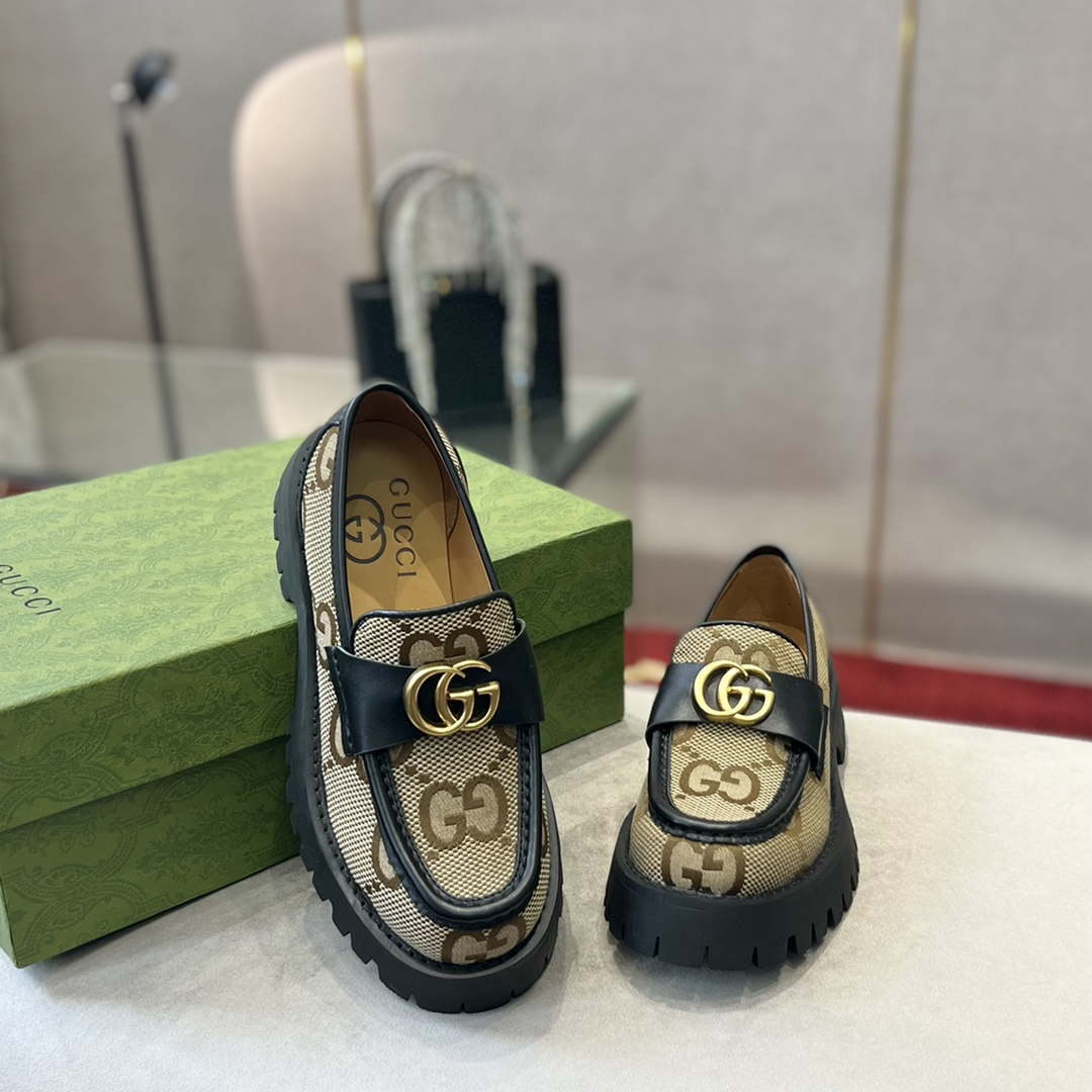 Gucci Women Shoes Style ?700271 DKSD0 1000 Women's lug sole Interlocking G loafer 191411 - 35 - View 4