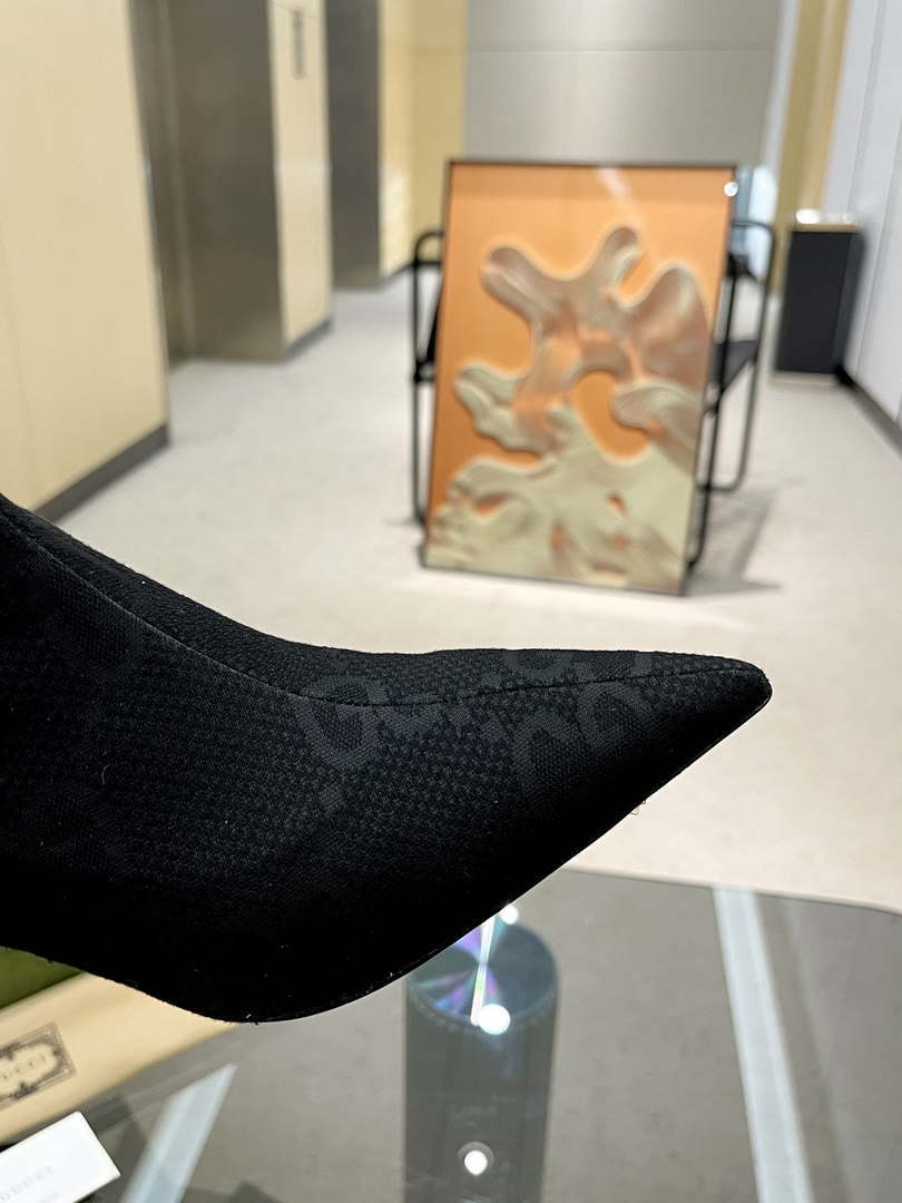 Gucci Women Shoes Style ?715584 AFE70 2341 Gucci women's knee-high boot 191530