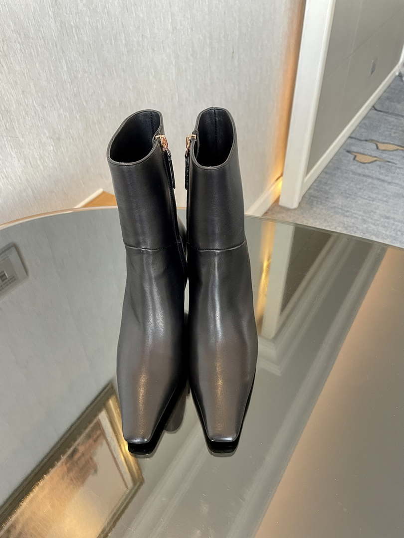 Gucci Women Shoes Style ?700022 C9D00 1000 Women's leather boot 193605