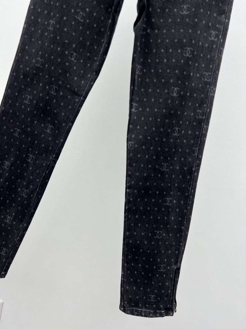 Chanel Women's Fashion Jeans C58813