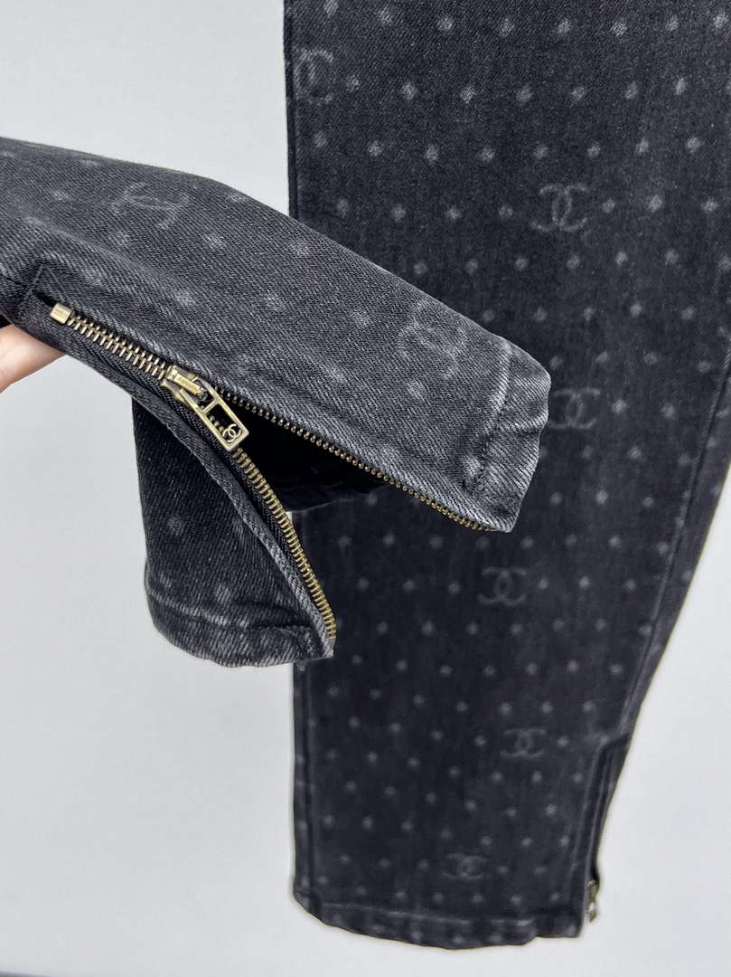 Chanel Women's Fashion Jeans C58813