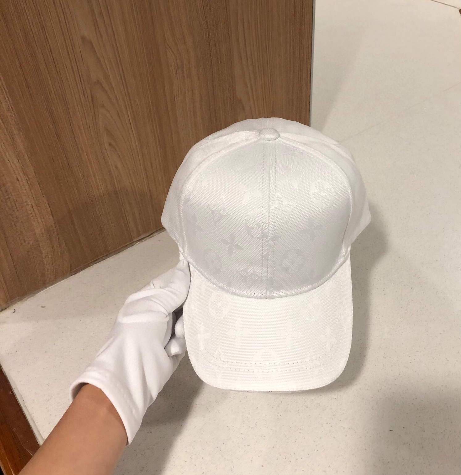 LV L60015 Louis Vuitton Hats Designer LV Cap Sun Hat White