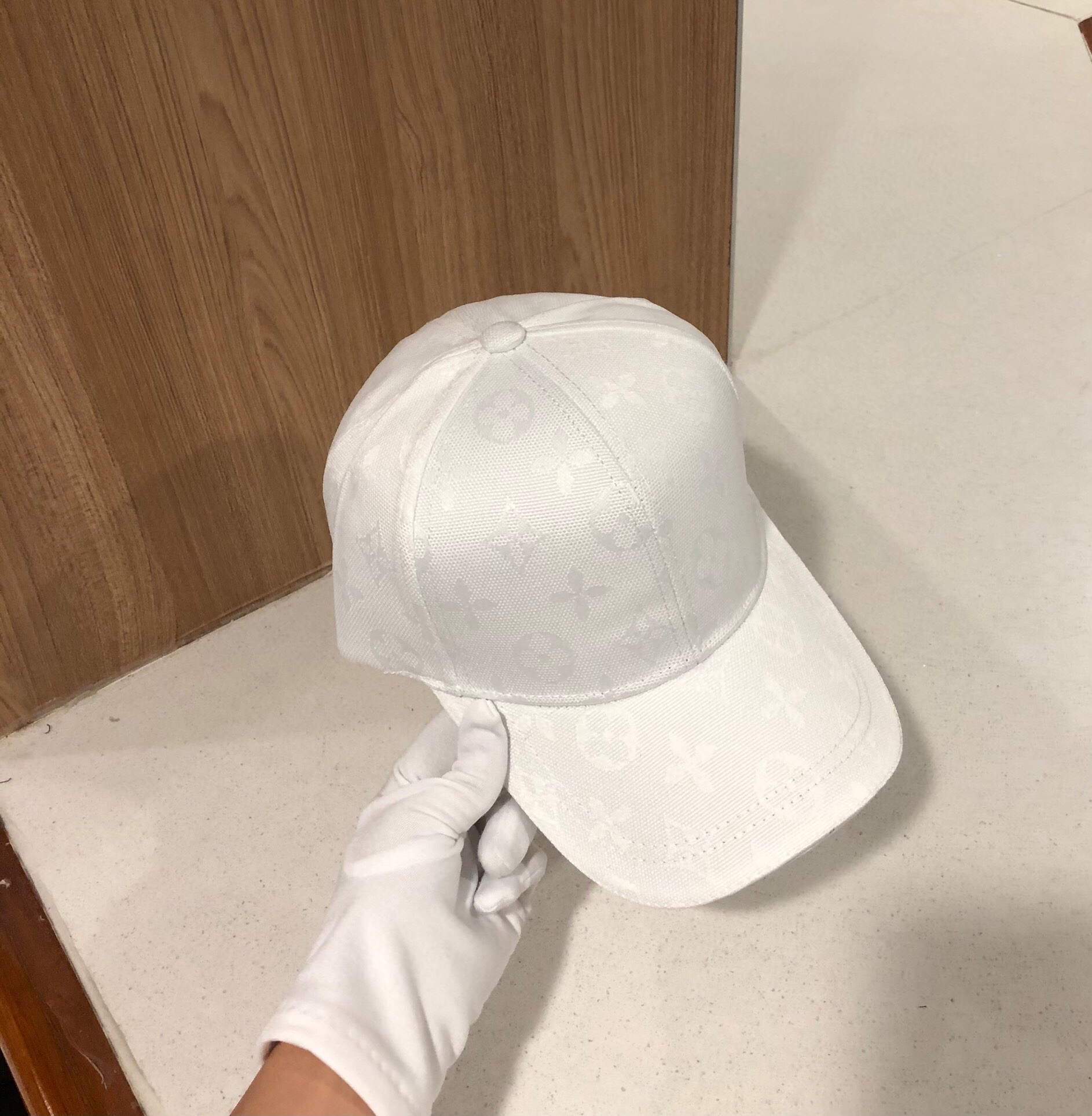 LV L60015 Louis Vuitton Hats Designer LV Cap Sun Hat White