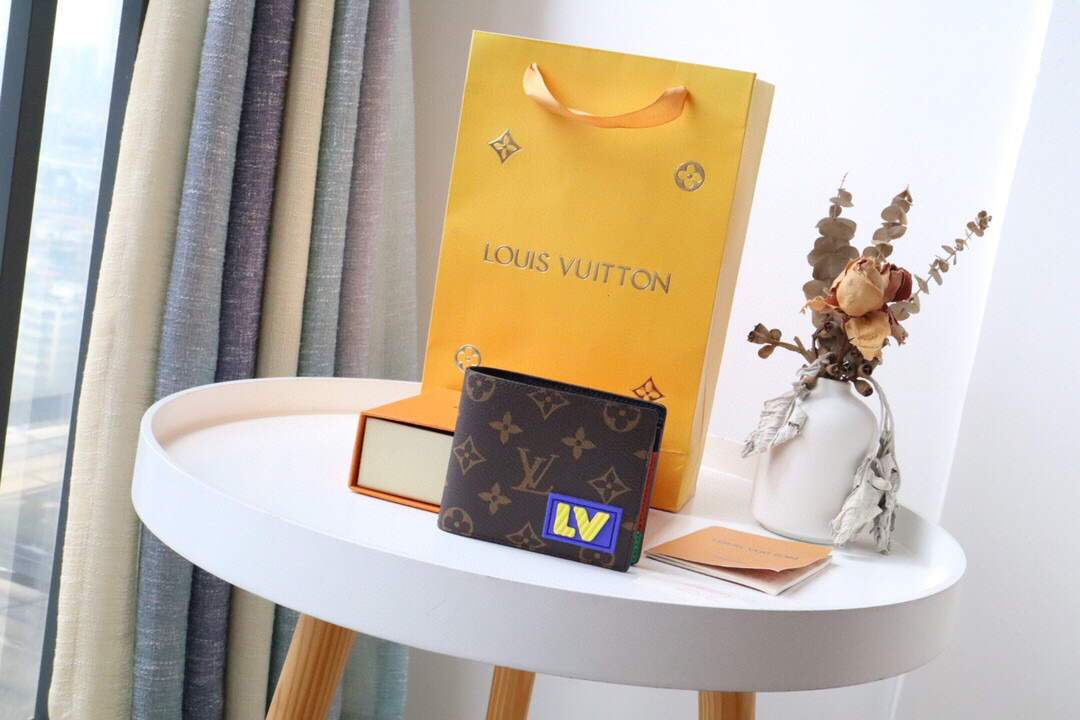 Louis Vuitton Multiple Wallet NBA X LV M60895 Monogram