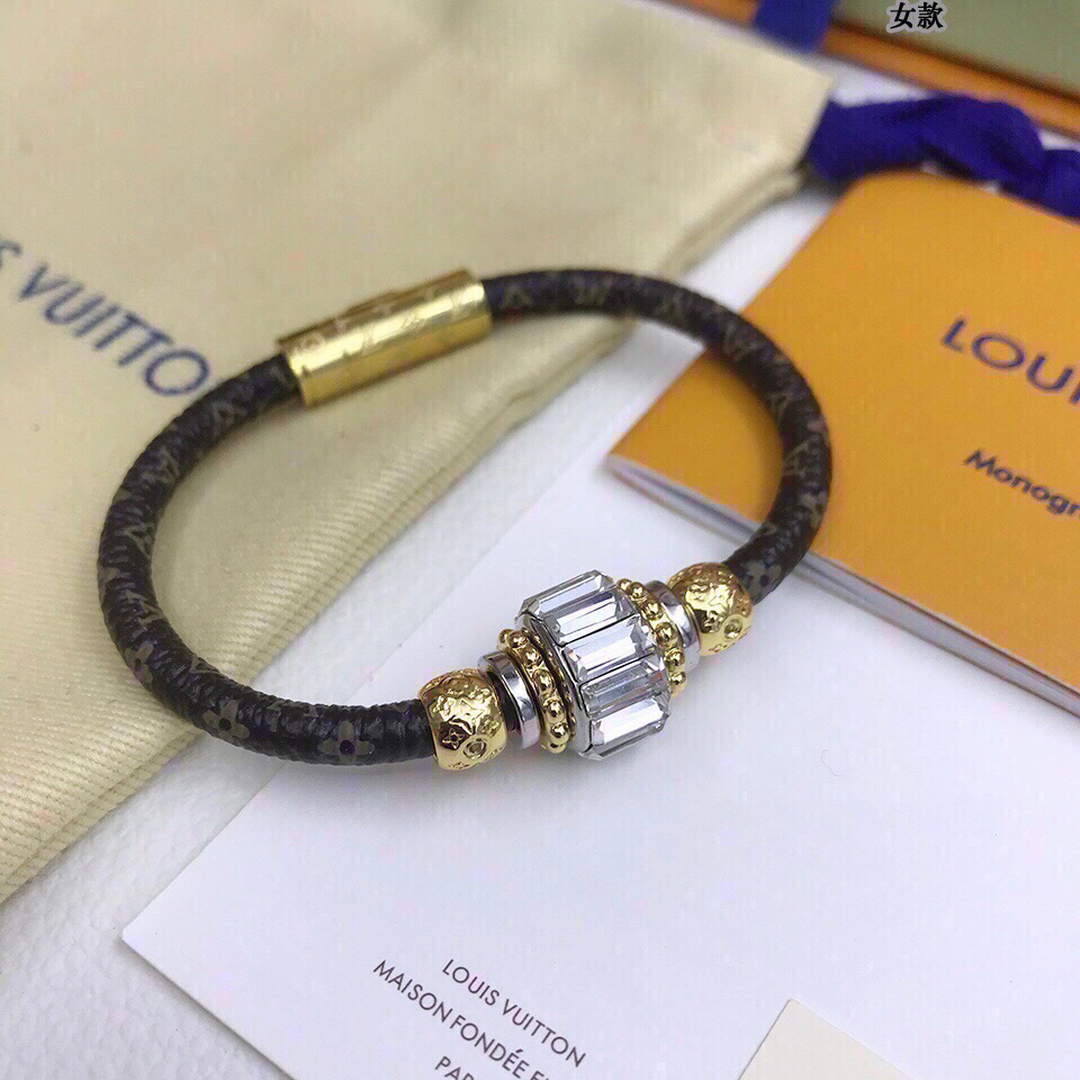 Louis Vuitton Bangle Bracelet Designer LV Jewelry L62509